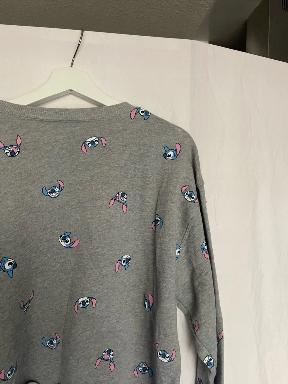 Disney Lilo & Stitch All-Over Print Cropped Sweatshirt Size XL Y2K Lounge Street